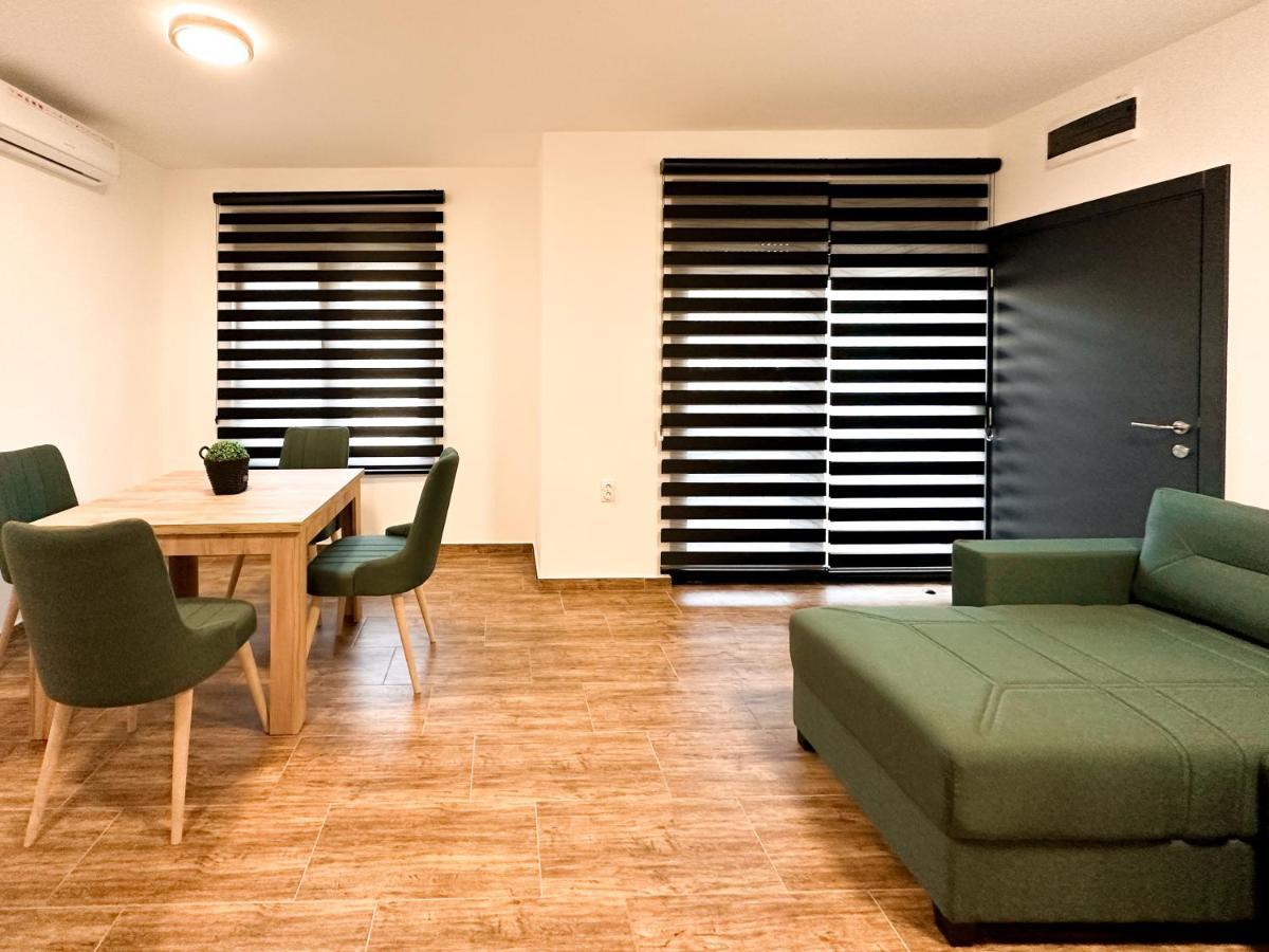 Kiko Apartmani Lux Zrenjanin Exterior photo